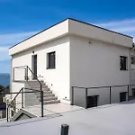 2 Bedroom Stunning In Dramalj