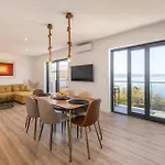 Appartamento 2 Bedroom Stunning In *