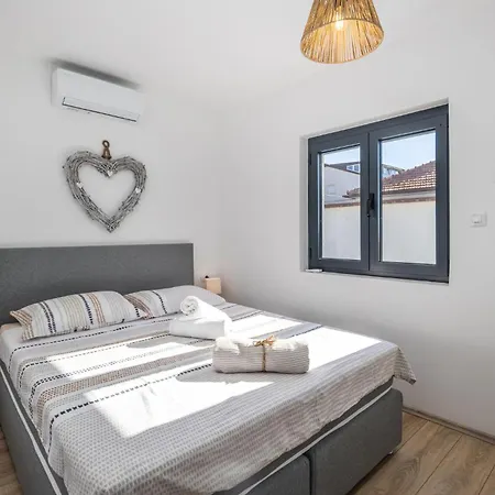 2 Bedroom Stunning In * Dramalj