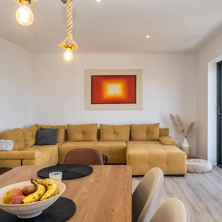 2 Bedroom Stunning In Dramalj