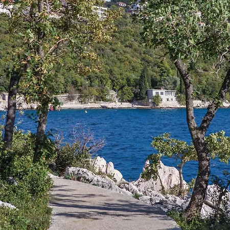 2 Bedroom In Apartman Dramalj