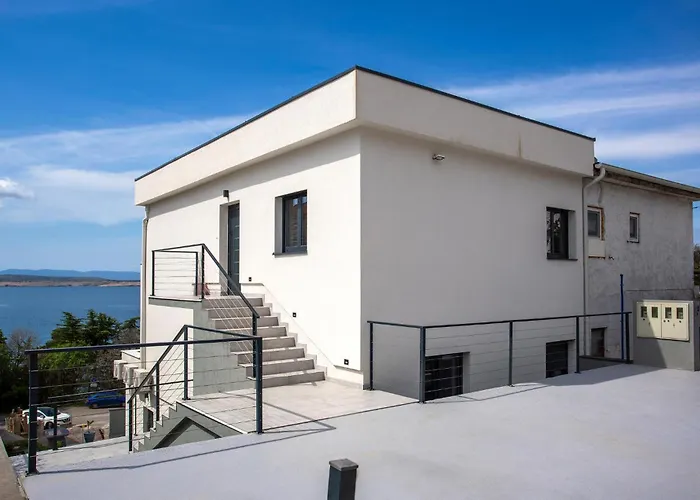 2 Bedroom In Dramalj