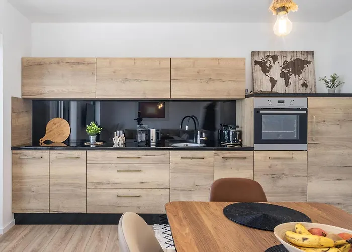 2 Bedroom In Appartement Dramalj