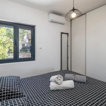 2 Bedroom In Apartment