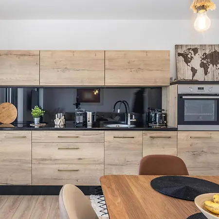 2 Bedroom In Apartment Dramalj